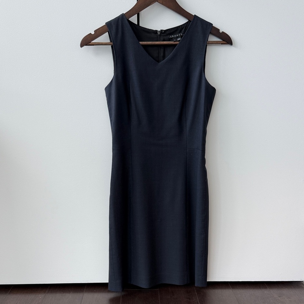 Theory Teleen D Adjure V Neck Sleeveless Navy Blue Dress Size 00